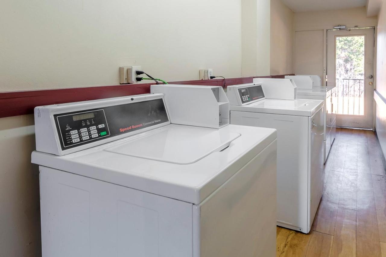 Red Roof Inn Atlanta - Suwanee/Mall Of Georgia Екстериор снимка