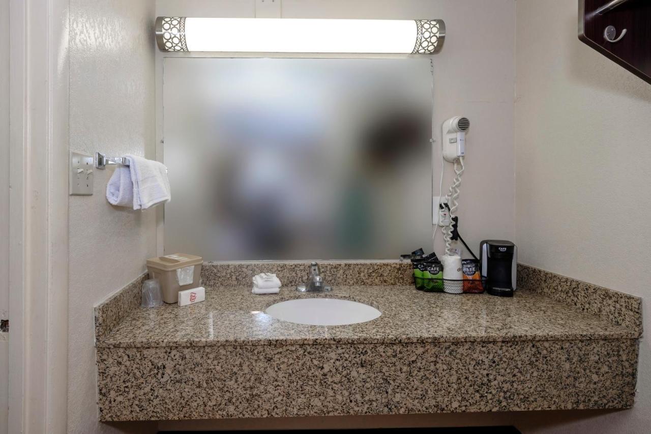 Red Roof Inn Atlanta - Suwanee/Mall Of Georgia Екстериор снимка