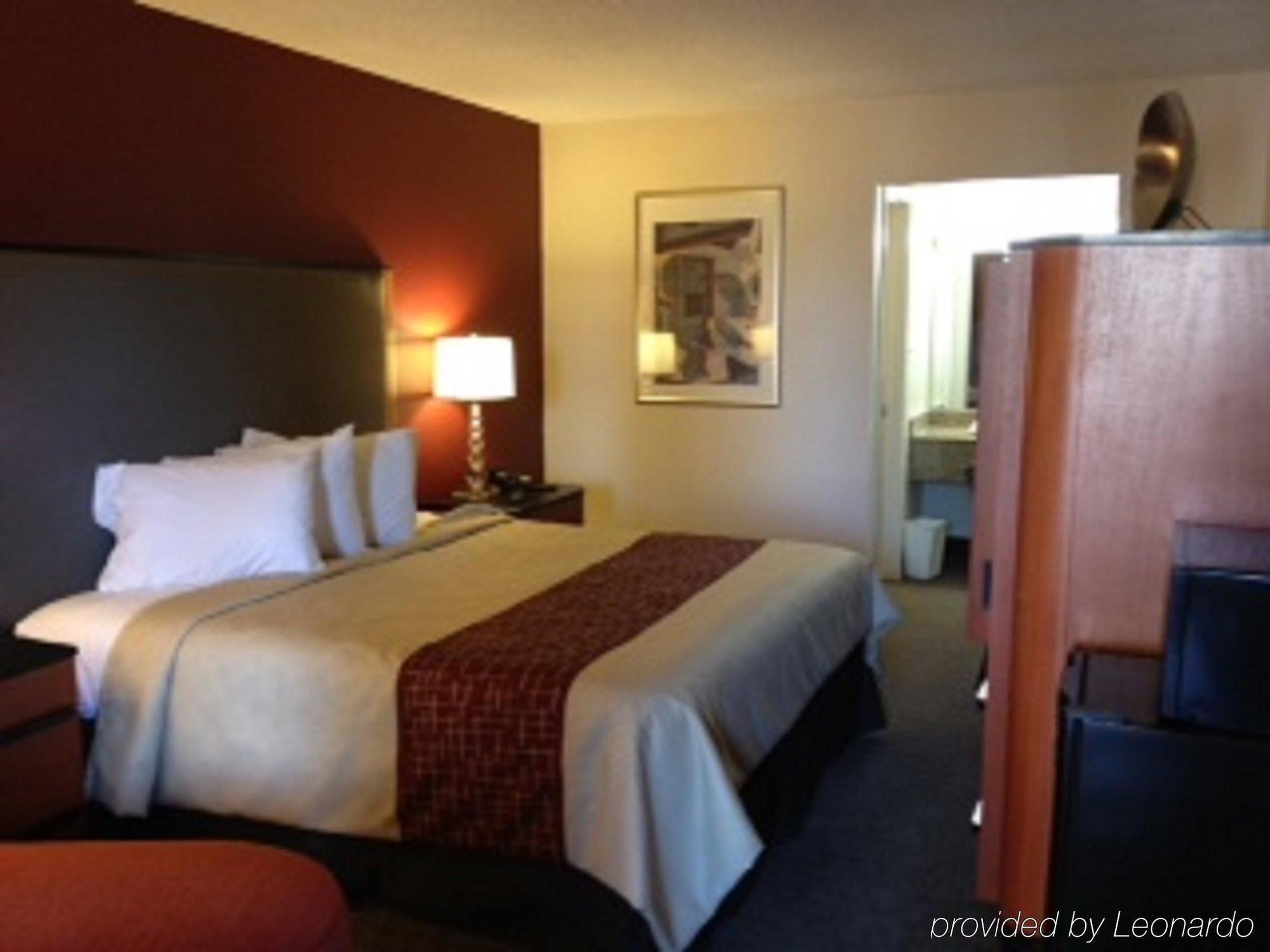 Red Roof Inn Atlanta - Suwanee/Mall Of Georgia Екстериор снимка
